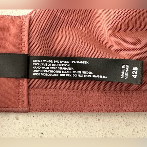 ⭐️Like New⭐️ Torrid: XO Plunge Push-Up Bra- Size 42B - Picture 7 of 14